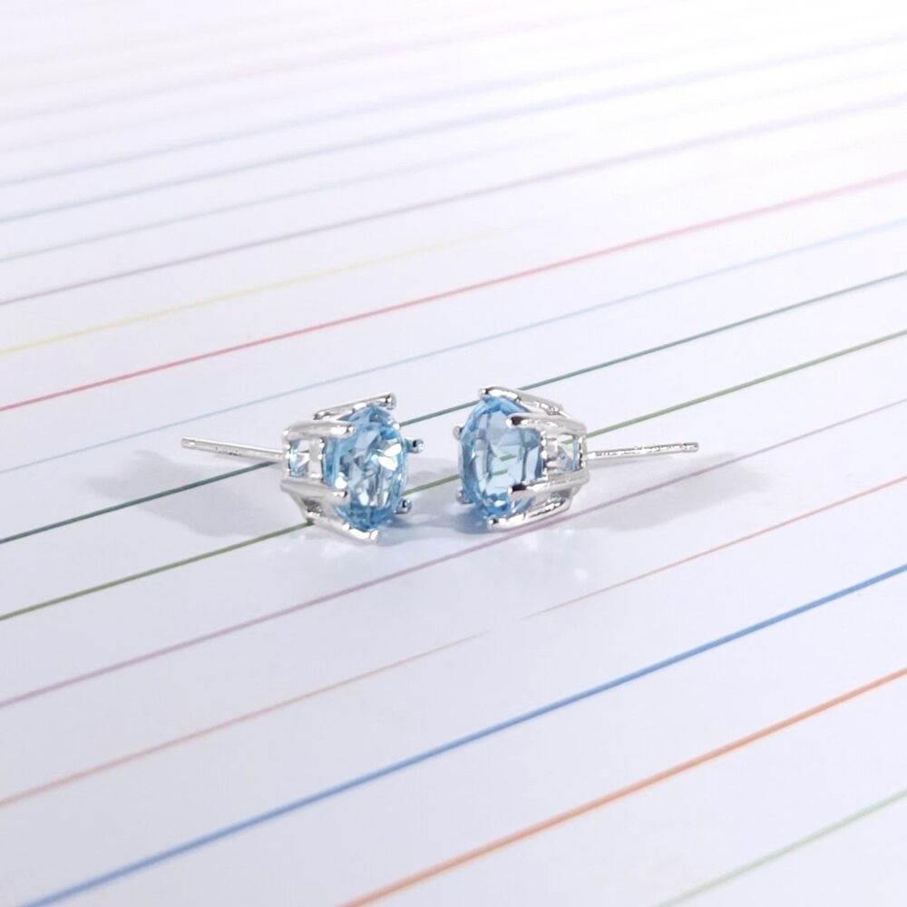 Sky Blue Topaz 4.6 Carats tw Stud Earrings Sterling Silver - Picture 3 of 4